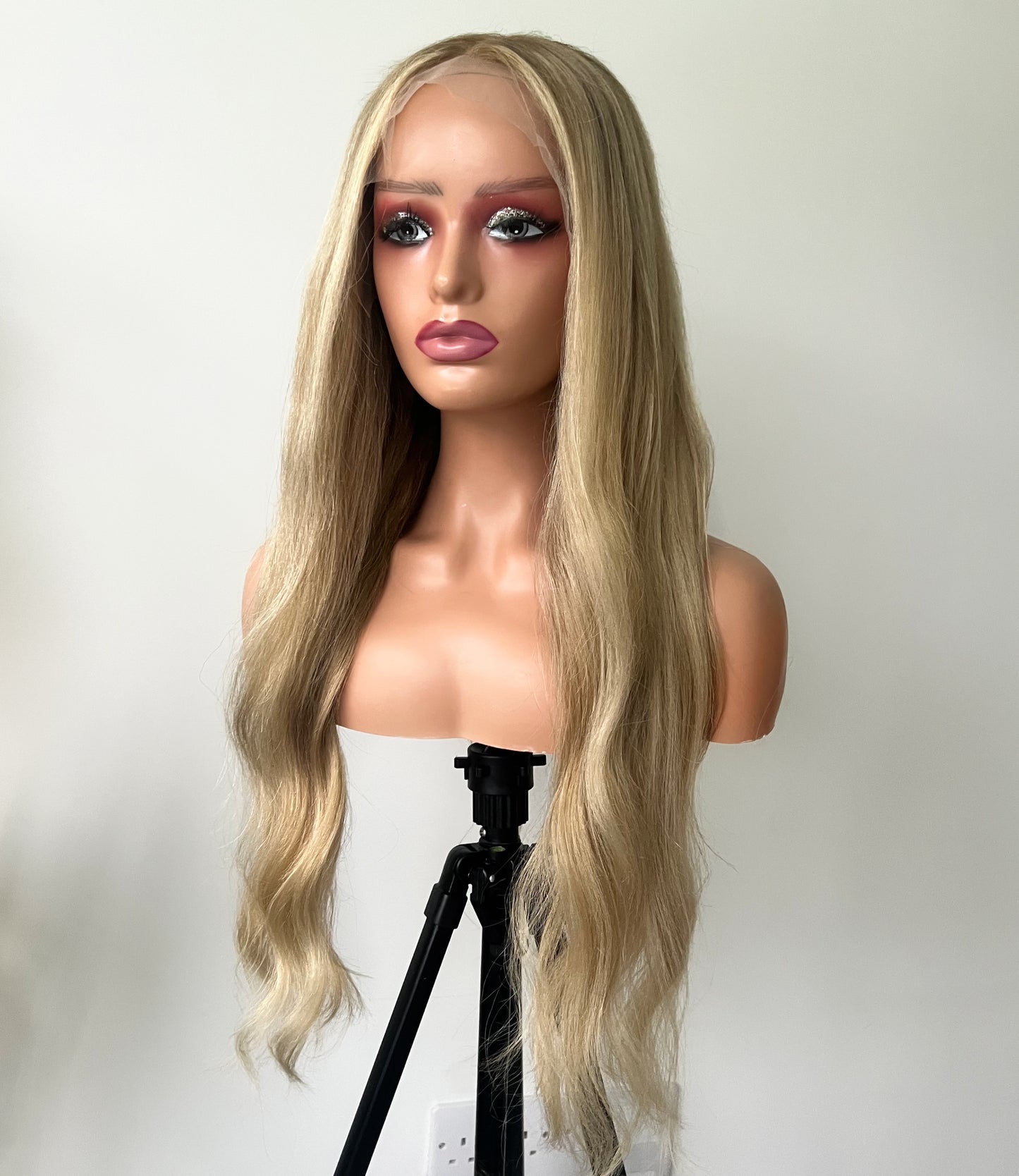 Theia Blonde