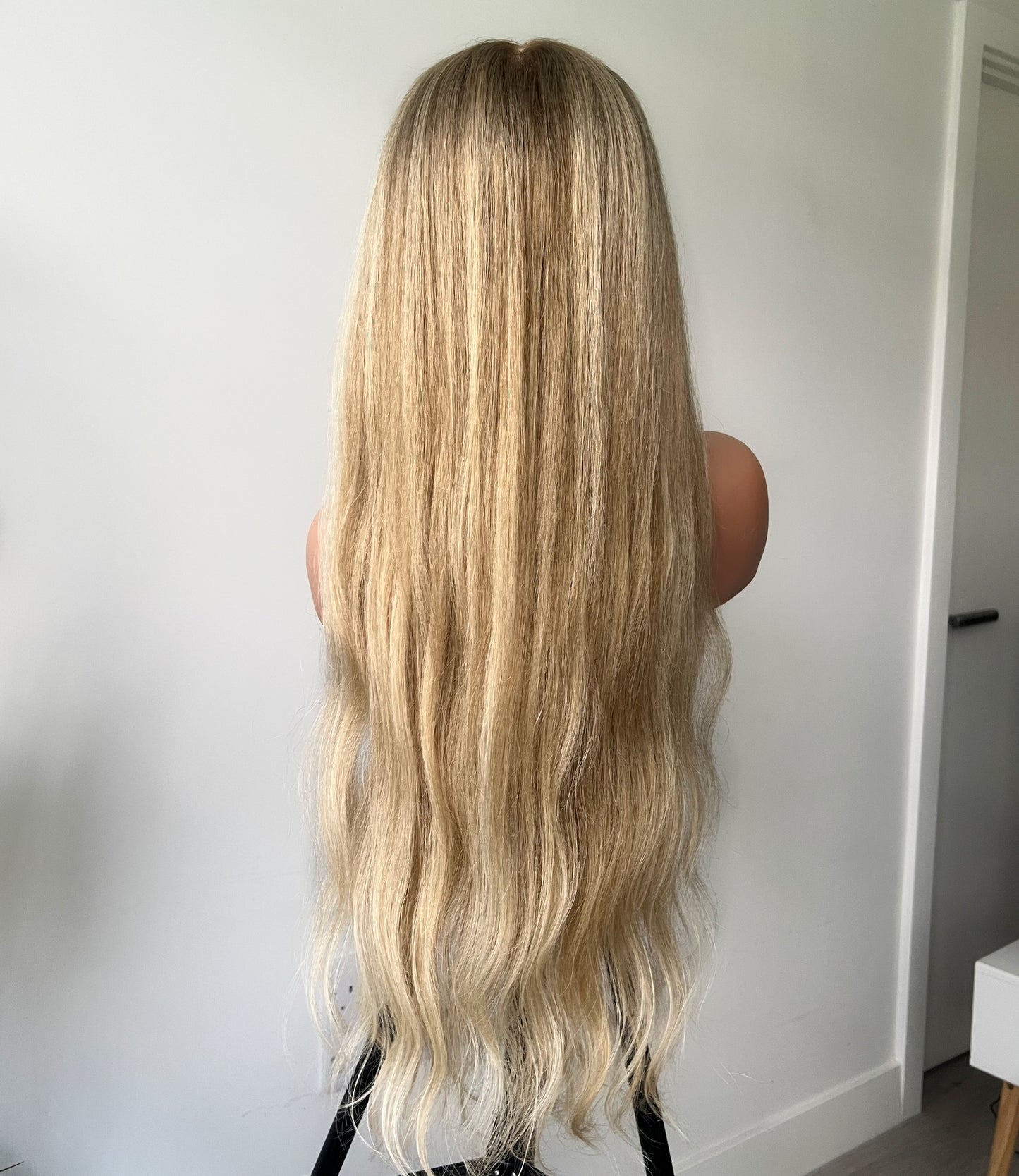 Theia Blonde